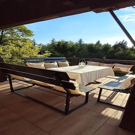 Half Of A Home, Huge Garden, Pond Ferienhaus Szymbark (Pomerania)