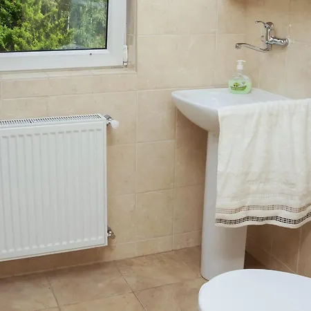 Ferienhaus Half Of A Home, Huge Garden, Pond Szymbark (Pomerania)