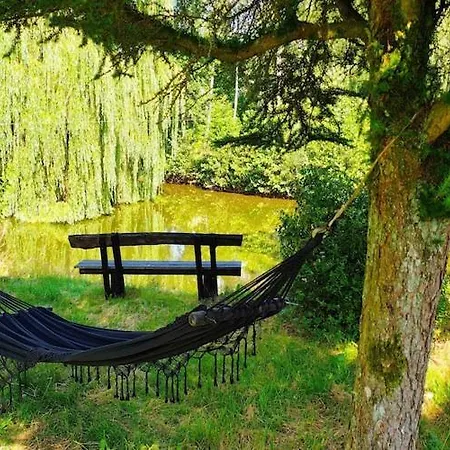 Semesterbostad Half Of A Home, Huge Garden, Pond