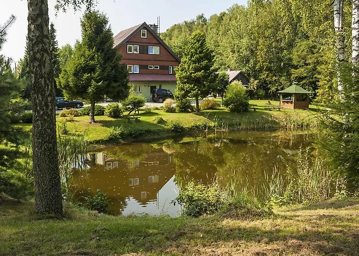 Half Of A Home, Huge Garden, Pond 度假居 *