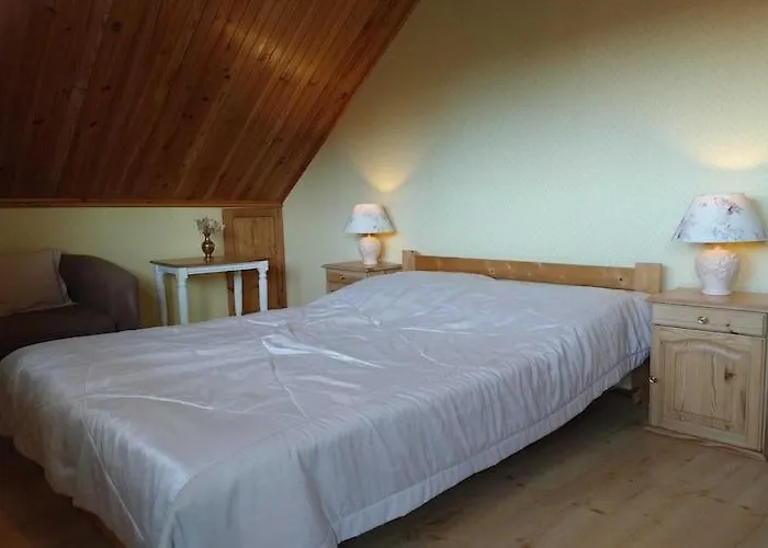 Half Of A Home, Huge Garden, Pond * 兹姆巴克