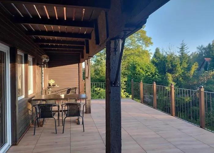 Half Of A Home, Huge Garden, Pond 度假居